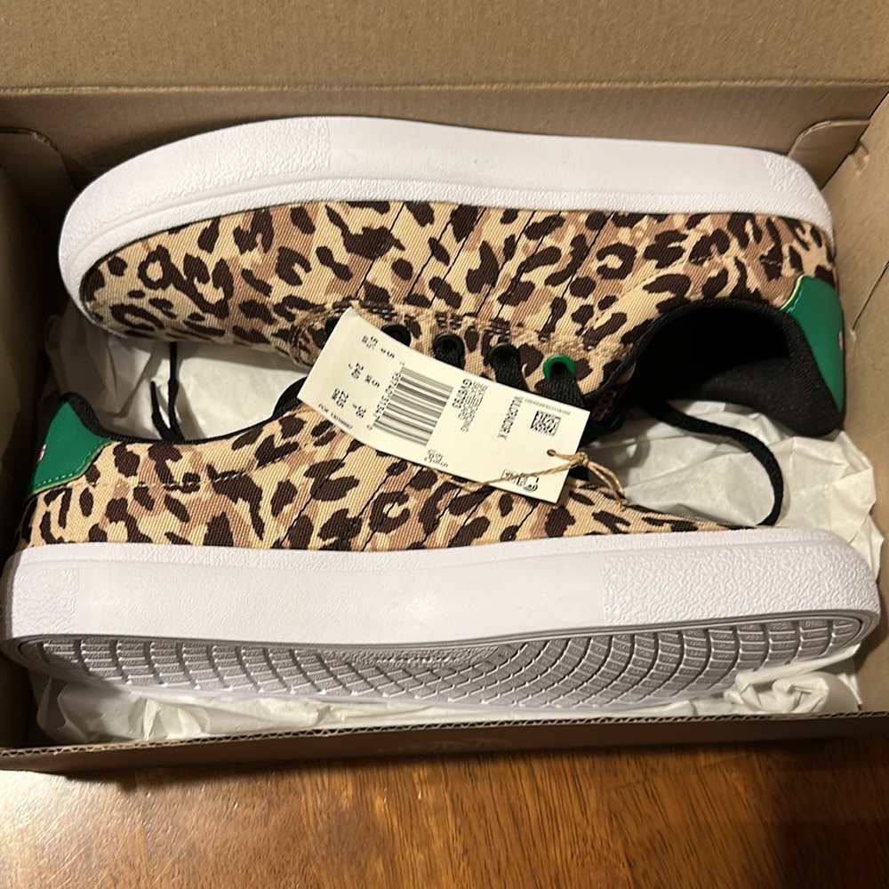 ๐๐Adidas๐๐Kids, VULC RAID3R SHOES, size 5.5 kids - Picture 14 of 14